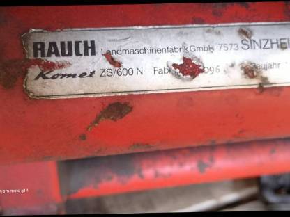 Bild 4:Rauch Komet Düngerstreuer