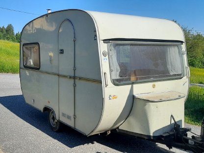 Wohnwagen mit Vorzelt Tabbert