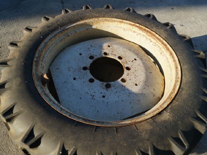 Kompletträder 12.4/11-32