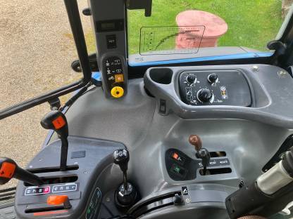 Bild 8:New Holland TS100