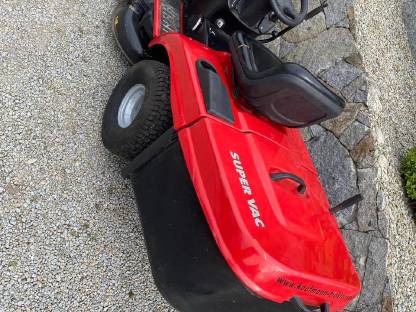 Bild 5:Jonsered Rasenmähertraktor