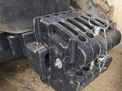 Nachrüstsatz Original New Holland Frontgewicht T4/T5 ~300 kg