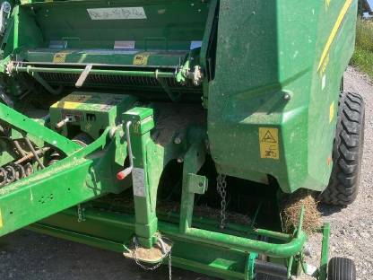 Bild 4:John Deere V 451 R Presse