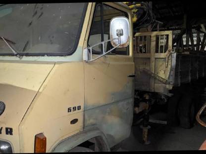 Steyr 690 mit Kran