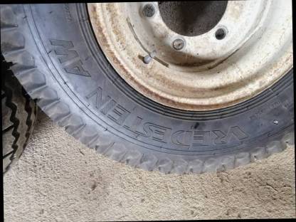 Bild 2:Reifen 11.5/80-15.3