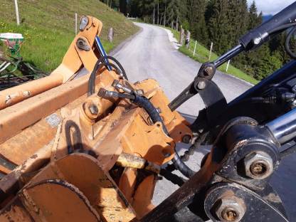 Bild 2:Hauer Frontlader POM-S 150