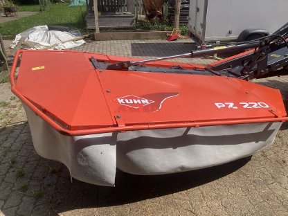 Bild 7:Sehr gut erhaltenes Kuhn-Mähwerk PZ 220