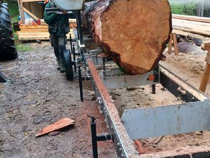 Bild 2:Lohnschnitt, mobiles Sägewerk