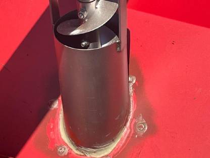 Bild 2:Saattank-Fronttank Befüllschnecke Niro