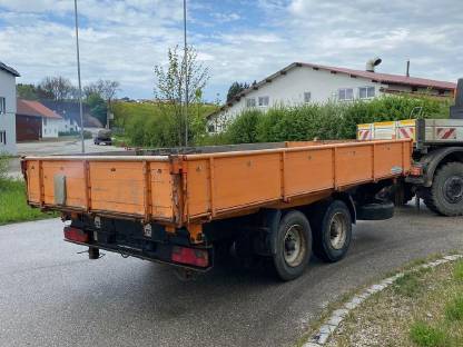Bild 2:3-Seiten-Kipper Tieflader