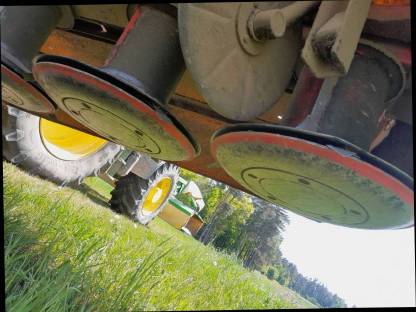 Bild 3:Pöttinger Trommelmähwerk Eurocat 275H