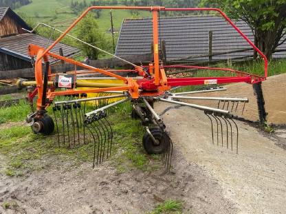 Bild 2:Fella Schwader TS 350 DS Heck- und Frontanbau
