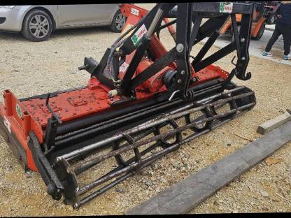 Bild 2:Landmaschinen gesucht!