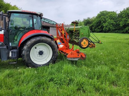 Kuhn HRB302D und Amazone D7/30 Spezial II