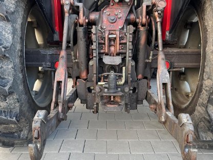 Bild 3:Traktor MF 3065