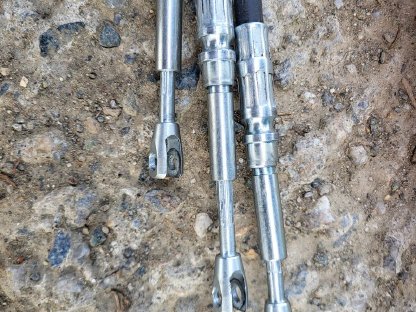 Bild 2:Steuerseile für hydr. Stg.