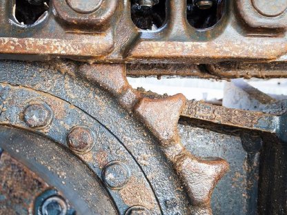 Bild 9:Hyundai HX145 Schild + Roadlinerketten