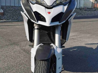 Bild 5:Fuhrpark muss leider wegen Platzmangel verkleinert werden. Ducati Multistrada 1200 S DVT Pikes Peak