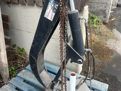 Bild 2:Niederhalter für Palettengabel