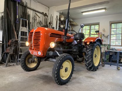 Bild 3:Steyr 188 mit Schneeschild