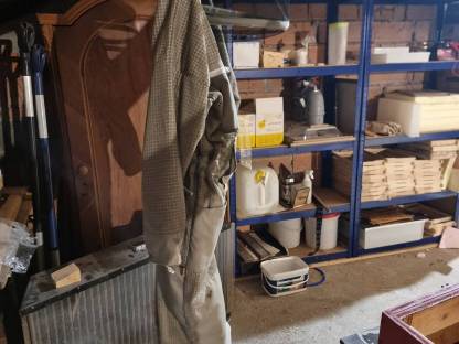 Bild 9:Imker Komplettset inkl. 2 Bienenvölker