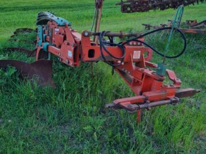 Bild 2:2 x Pflug Kverneland