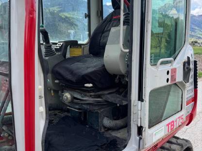 Bild 7:Takeuchi TB 175 Bagger mit Powertilt