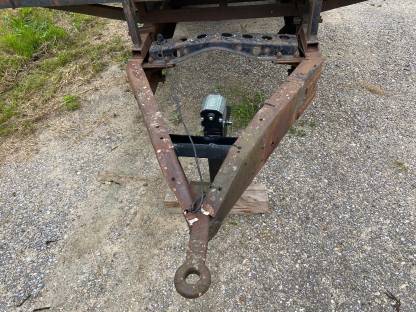 Bild 6:Anhänger Plateau inkl. Verladehilfe