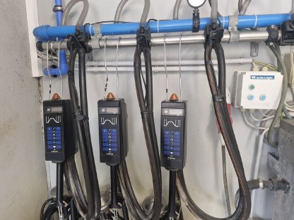 Bild 2:Rohrmelkanlage De Laval mit Kühlung