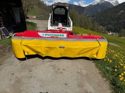 Pöttinger Novaalpin 261, Hochschnitt, hydr. Seitenklappung