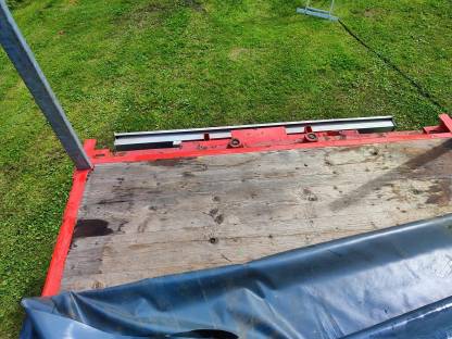 Bild 8:Ballenanhänger