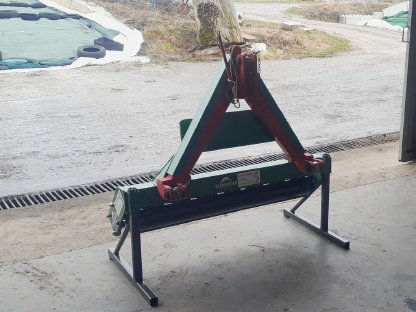 Bild 4:Schwadniederhalter