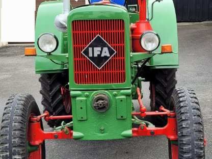 IFA Traktor RS 04/30