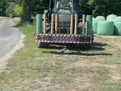 Bild 2:Frontgewicht/Folienhalter VALTRA