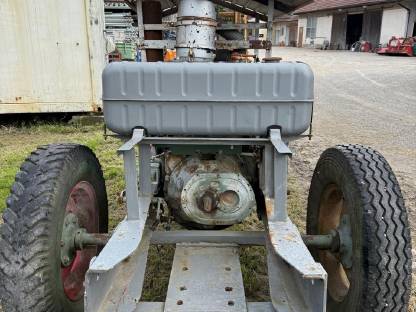 Bild 4:Steyr 380 Motor