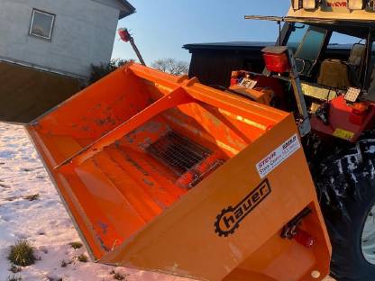 Bild 3:Salzstreuer/Splitstreuer TS15