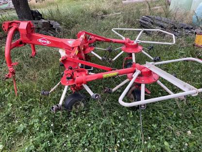 Bild 4:Allrad Deutz 5206 Mähwerk Kreisler Schwader Ladewagen