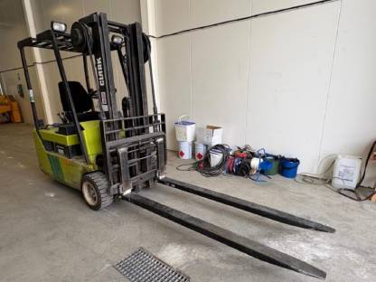 Stapler el. 1.600kg 2.400 Bstd.