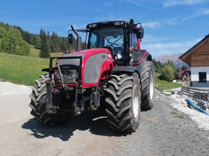 Valtra T131