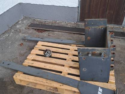 Bild 3:Fronthydraulikkonsole Big Lift/Fendt