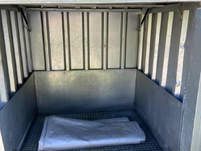 Bild 2:Gefahrgutcontainer