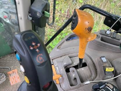Bild 3:John Deere 6090M Traktor