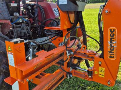 Bild 4:Heckbagger Tifermec 22 Tx