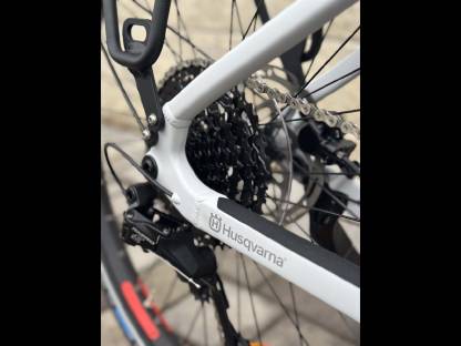 Bild 8:Neu für kleine Personen, 0 km, 630 Wh Akku, E-Bike Husqvarna GT Gran Tourer GT1