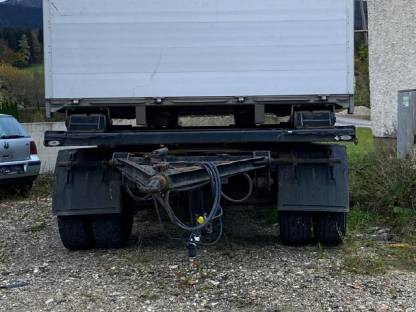 Bild 3:Abrollanhänger