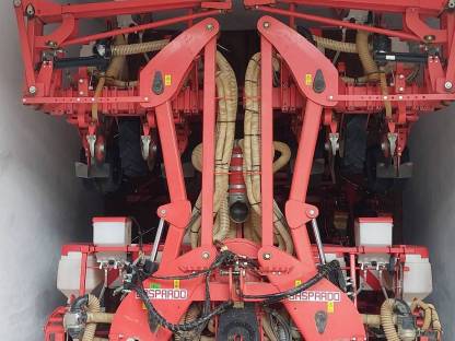 Bild 8:Gaspardo Manta MTR 9-reihig + Fronttank PA