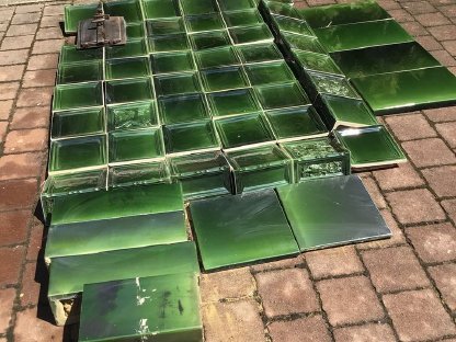 Bild 2:Kachelofen zerlegt und verpackt