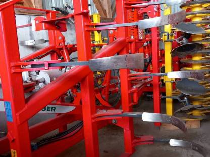 Grubber Pöttinger Synkro 4030