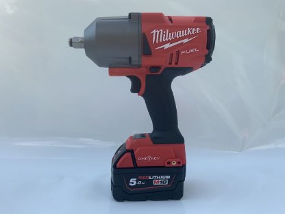 Milwaukee Akku-Schlagschrauber mit Akku 5 Ah M18ONEFHIWF12