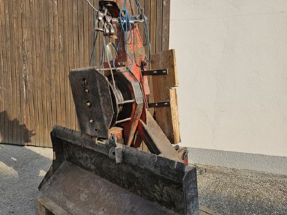 Bild 2:Seilwinde FARMI 5t, Motorsäge STIHL MS 361